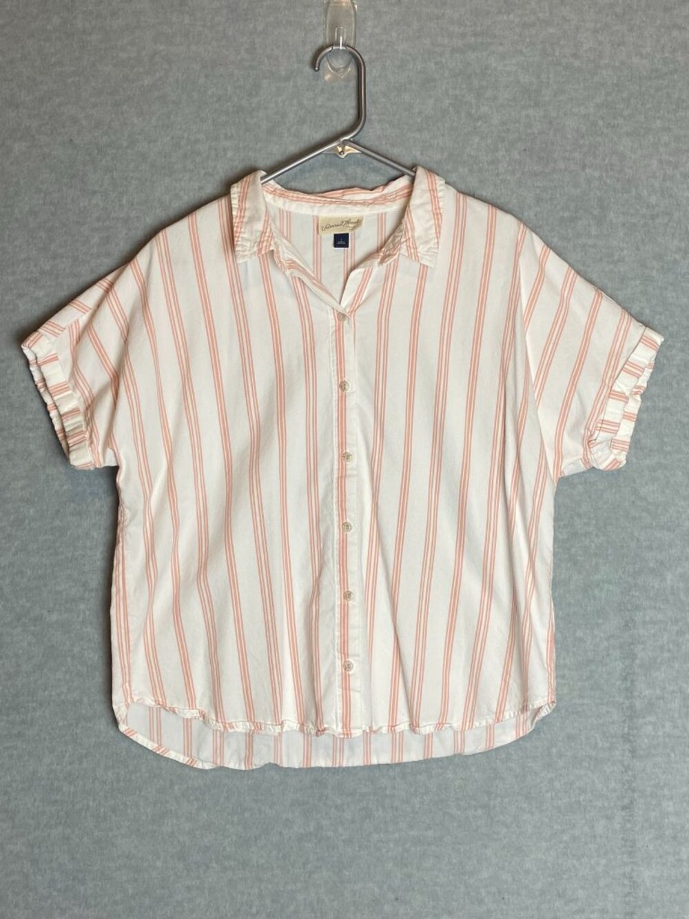 Universal Thread Women's Collared Button-Up - Size L